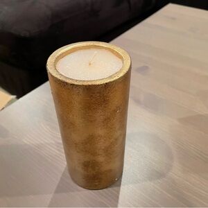❌SOLD❌ Dillard’s Handmade in Italy Gold Pillar Candle